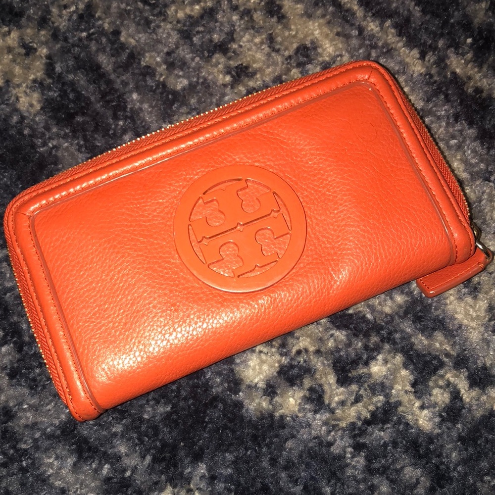 Orange Tory Burch wallet